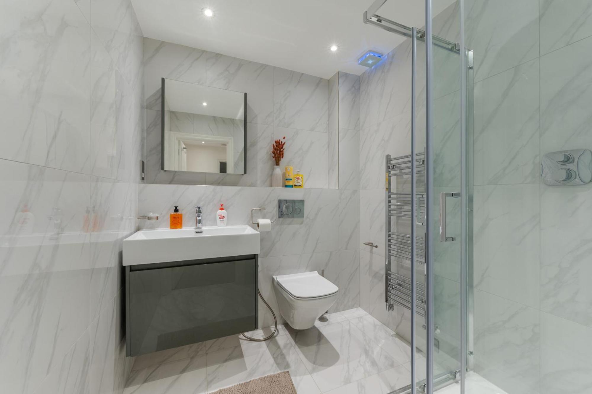 5H Modern Elegance 1-Bedroom City Living In Лондон Екстер'єр фото